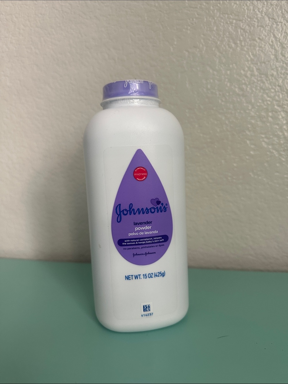 Johnson's Lavender Baby Powder with Cornstarch, Hypoallergenic, 15 oz-brand new - Picture 9 of 17
